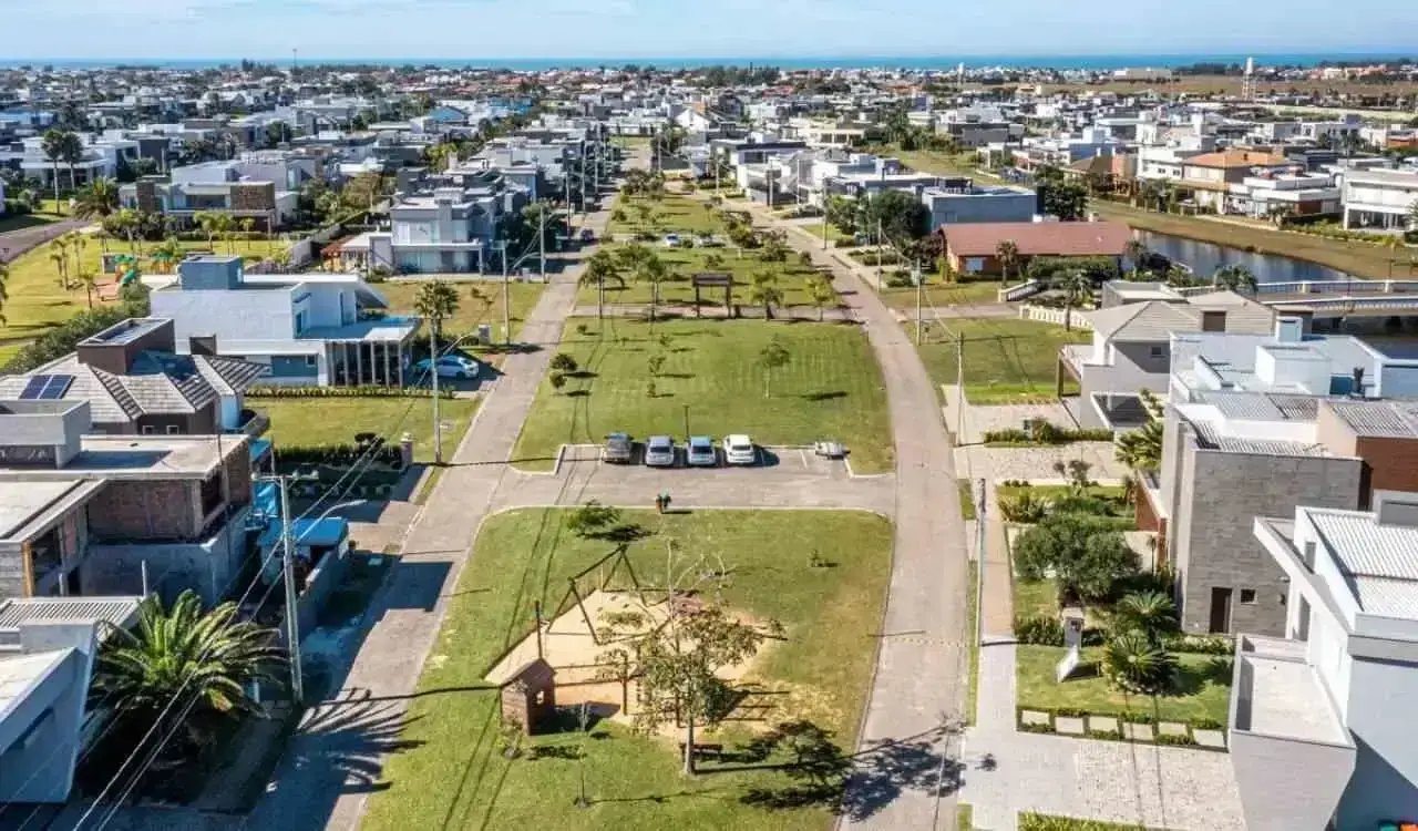 Condomínio de Alto Padrão à Venda em Capão da Canoa 2026 — Condominio De Alto Padrao A Venda Em Capao Da Canoa 1 3